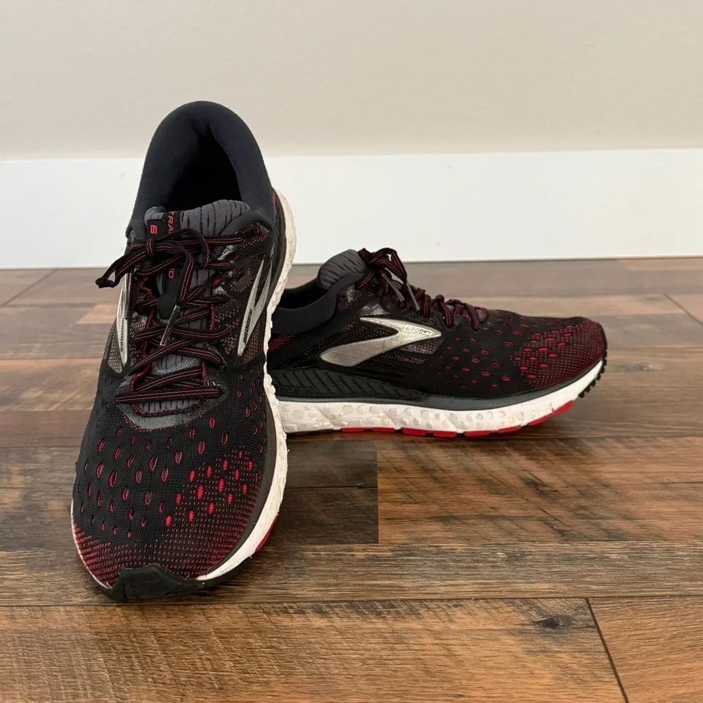 Brooks size 12